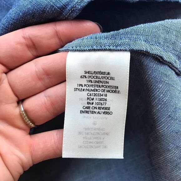 Alice +‎ Olivia chambray off shoulder blouse - Picture 5 of 8